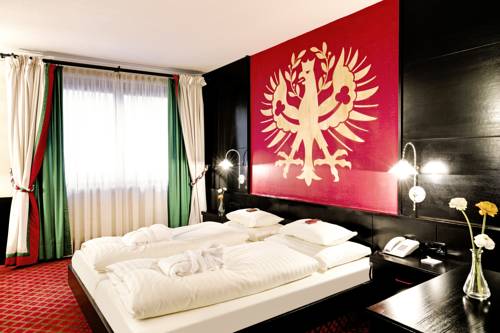 Imagen de la habitación del Hotel Schrofenstein. Foto 9