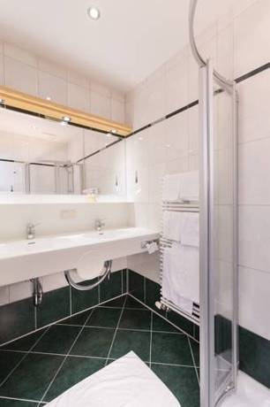 Imagen de la habitación del Hotel Sch&uuml;tterhof. Foto 14