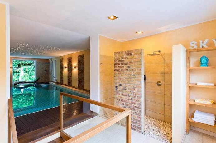 Imagen de la piscina del Hotel Schwarzenberg. Foto 14