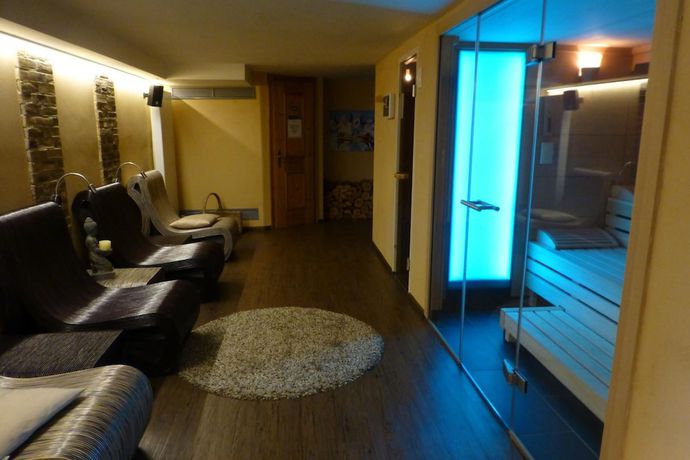 Imagen de la piscina del Hotel Schwarzenberg. Foto 15