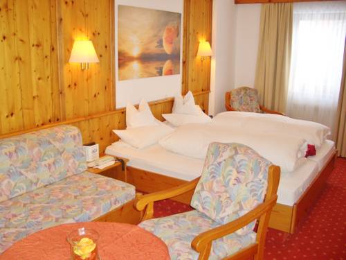 Imagen de la habitación del Hotel Schwarzenbergs Traube. Foto 3