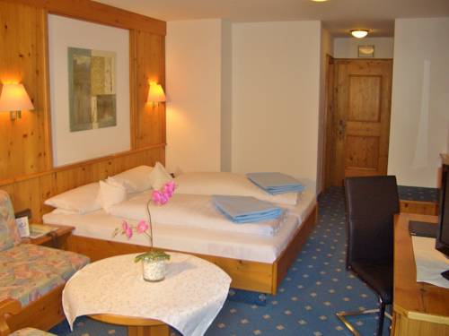 Imagen de la habitación del Hotel Schwarzenbergs Traube. Foto 6