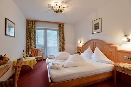 Imagen de la habitación del Hotel Schwarzer Adler, Ramsau im Zillertal. Foto 5