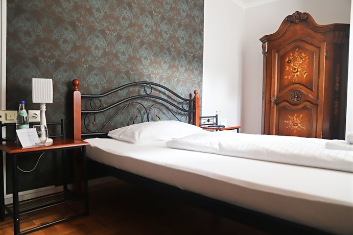 Imagen de la habitación del Hotel Schwarzer Adler, Rothenburg. Foto 11