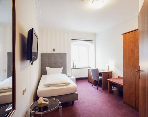 Imagen de la habitación del Hotel Schwarzer Bär, Jena. Foto 16