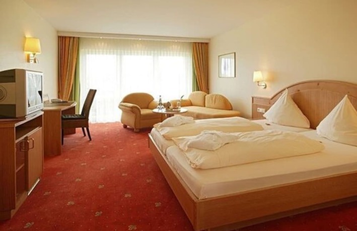 Imagen de la habitación del Hotel Schwarzwald Sonnenhof. Foto 4
