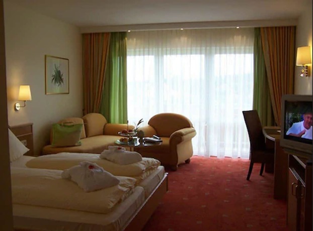 Imagen de la habitación del Hotel Schwarzwald Sonnenhof. Foto 8