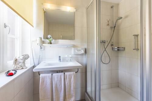 Imagen de la habitación del Hotel Schwarzwaldgasthaus Zum Goldenen Engel. Foto 12