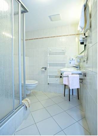 Imagen de la habitación del Hotel Schwarzwaldhof Gutzweiler. Foto 5