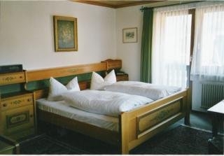 Imagen de la habitación del Hotel Schwarzwaldhotel Sonnenhof. Foto 2