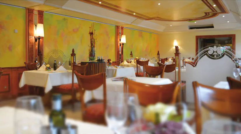 Imagen del bar/restaurante del Hotel Schwarzw&auml;lder Hof. Foto 6