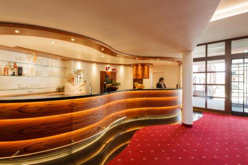 Imagen de los interiores del Hotel Schw&auml;rs L&ouml;wen Freiburg. Foto 8