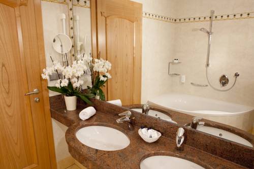 Imagen de la habitación del Hotel Schwefelbad (schenna Resort). Foto 15