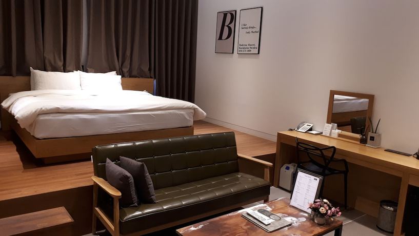 Imagen de la habitación del Hotel Schweizer Dorf. Foto 2