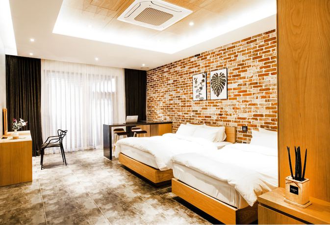 Imagen de la habitación del Hotel Schweizer Dorf. Foto 7
