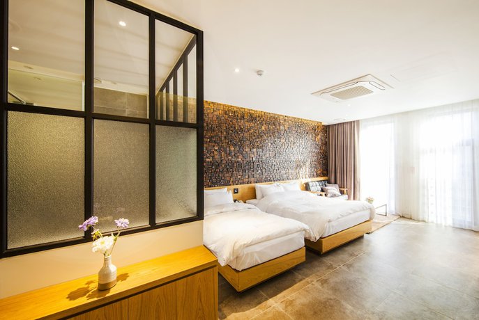 Imagen de la habitación del Hotel Schweizer Dorf. Foto 9
