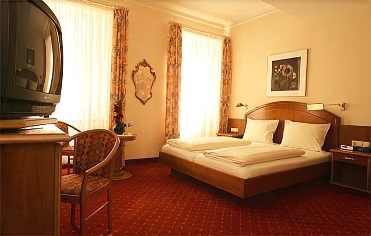 Imagen de la habitación del Hotel Schweizer Hof, Baden Baden. Foto 9