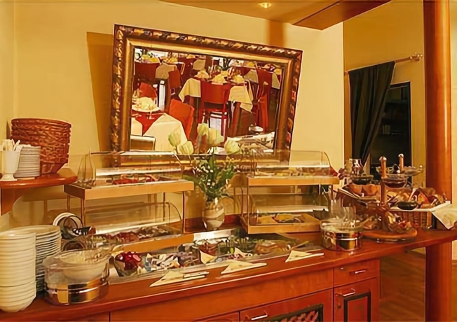 Imagen del bar/restaurante del Hotel Schweizer Hof, Baden Baden. Foto 6