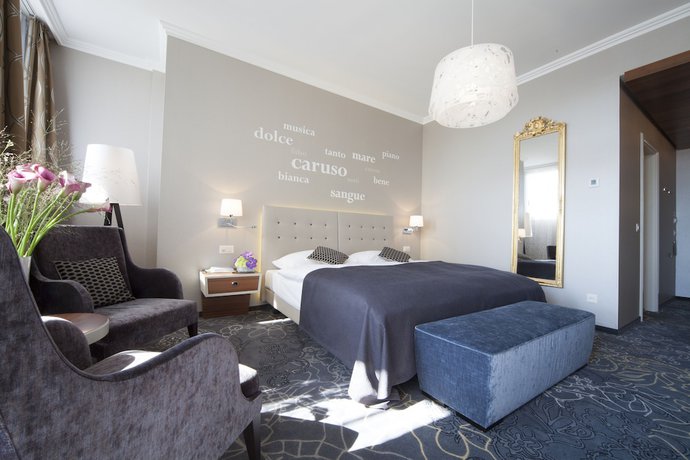 Imagen de la habitación del Hotel Schweizerhof Luzern. Foto 7