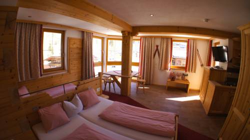 Imagen de la habitación del Hotel Schweizerhof, Oberau. Foto 12