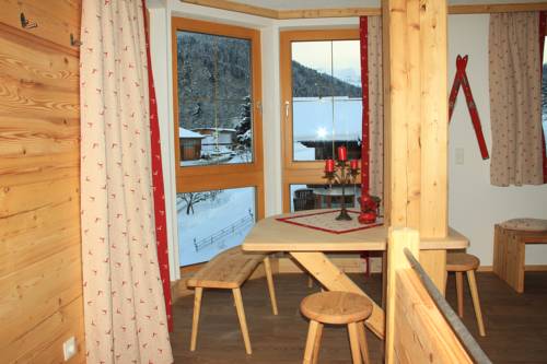 Imagen de la habitación del Hotel Schweizerhof, Oberau. Foto 16