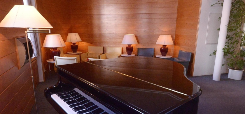 Imagen del bar/restaurante del Hotel Schweizerhof Pontresina. Foto 2