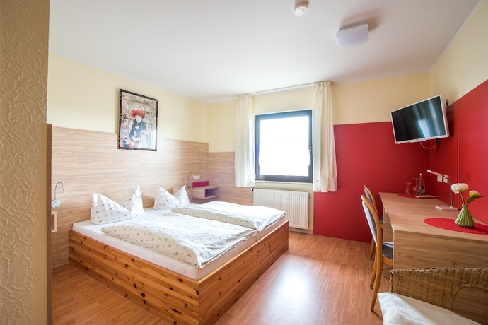 Imagen de la habitación del Hotel Schweizerhof, Schw&auml;bisch Gm&uuml;nd. Foto 10