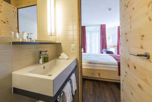 Imagen de la habitación del Hotel Schweizerhof Sils-maria. Foto 12