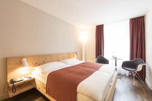 Imagen de la habitación del Hotel Schweizerhof Sils-maria. Foto 16