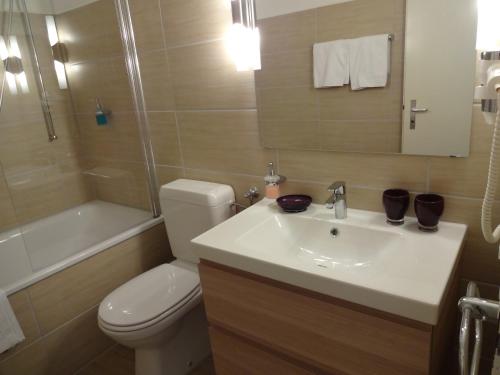 Imagen de la habitación del Hotel Schweizerhof, Weggis. Foto 8