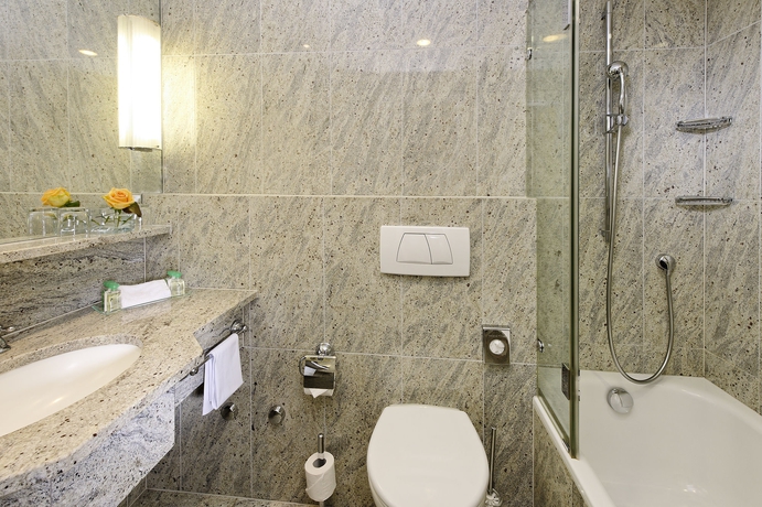 Imagen de la habitación del Hotel Schweizerhof, Z&uacute;rich. Foto 6