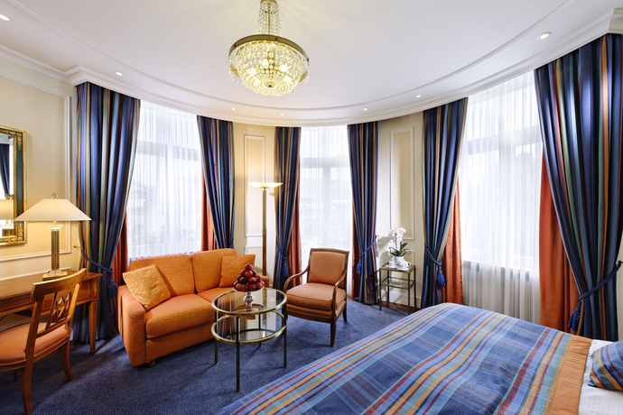 Imagen de la habitación del Hotel Schweizerhof, Z&uacute;rich. Foto 9