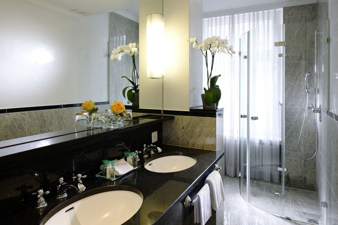 Imagen de la habitación del Hotel Schweizerhof, Z&uacute;rich. Foto 13