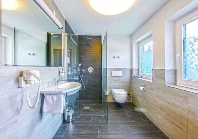 Imagen de la habitación del Hotel Schw&ouml;rer. Foto 9