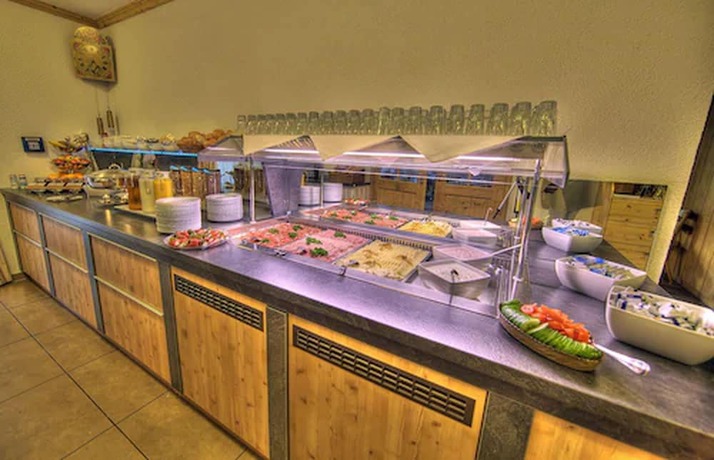 Imagen del bar/restaurante del Hotel Schw&ouml;rer. Foto 6