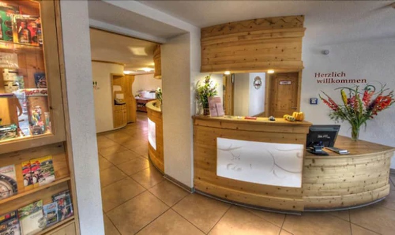 Imagen de los interiores del Hotel Schw&ouml;rer. Foto 20