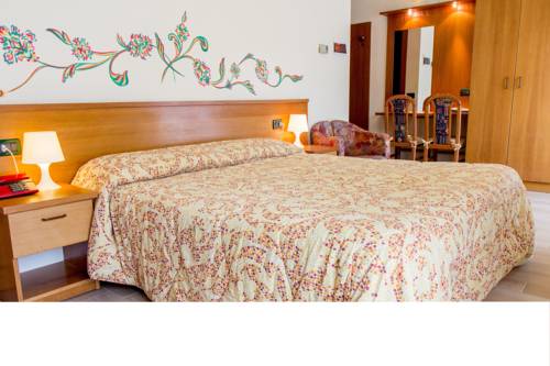 Imagen de la habitación del Hotel Sciatori, Ponte di Legno. Foto 7