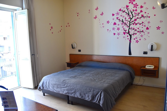 Imagen de la habitación del Hotel Scigliano. Foto 4