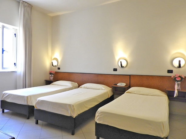 Imagen de la habitación del Hotel Scigliano. Foto 6