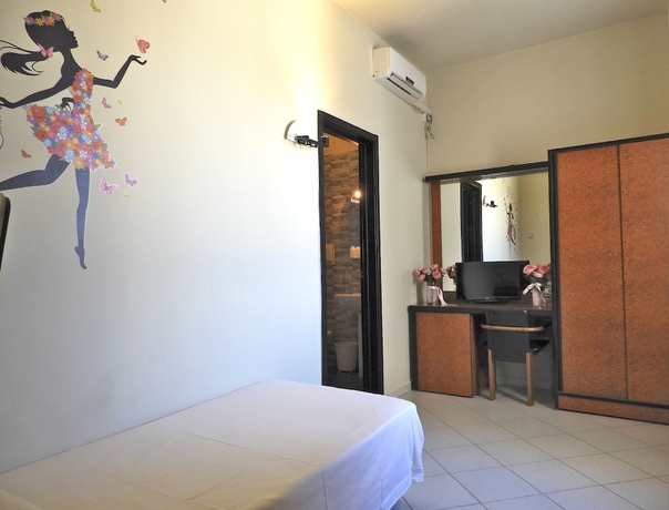 Imagen de la habitación del Hotel Scigliano. Foto 10