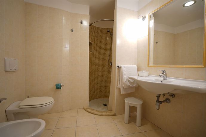 Imagen de la habitación del Hotel Scoglio del Leone. Foto 11