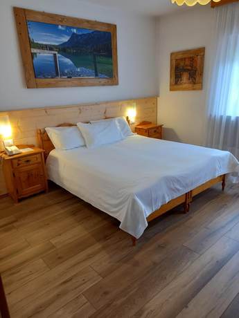 Imagen de la habitación del Hotel Scoiattolo, Falcade. Foto 6