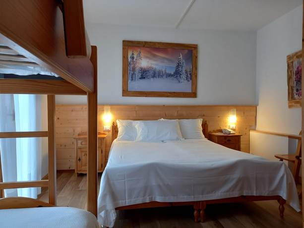 Imagen de la habitación del Hotel Scoiattolo, Falcade. Foto 11