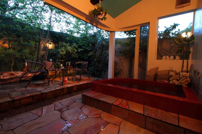 Imagen de la piscina del Hotel Scotch Court. Foto 18