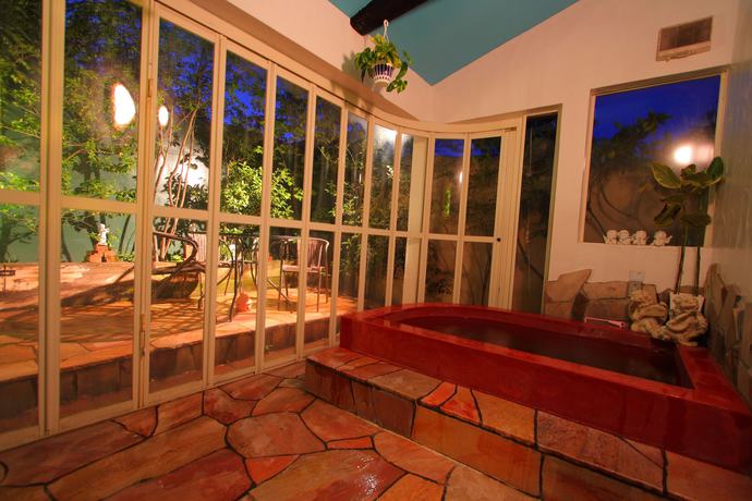 Imagen de la piscina del Hotel Scotch Court. Foto 19