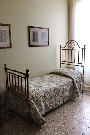 Imagen de la habitación del Hotel Scoti. Foto 3
