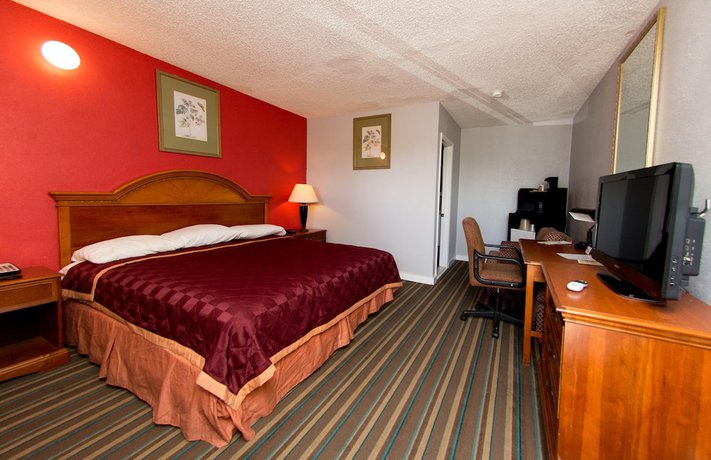 Imagen de la habitación del Hotel Scottish Inn and Suites, Bensalem. Foto 7