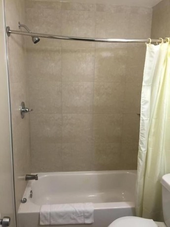 Imagen de la habitación del Hotel Scottish Inn and Suites, Bensalem. Foto 13