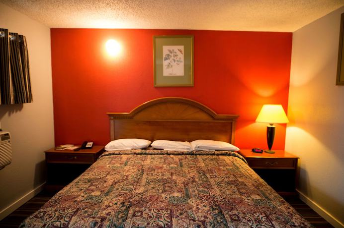 Imagen de la habitación del Hotel Scottish Inn and Suites, Bensalem. Foto 15