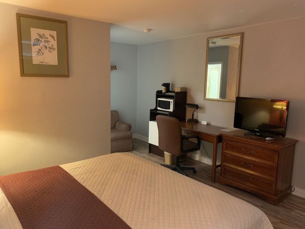 Imagen de la habitación del Hotel Scottish Inn and Suites, Bensalem. Foto 19